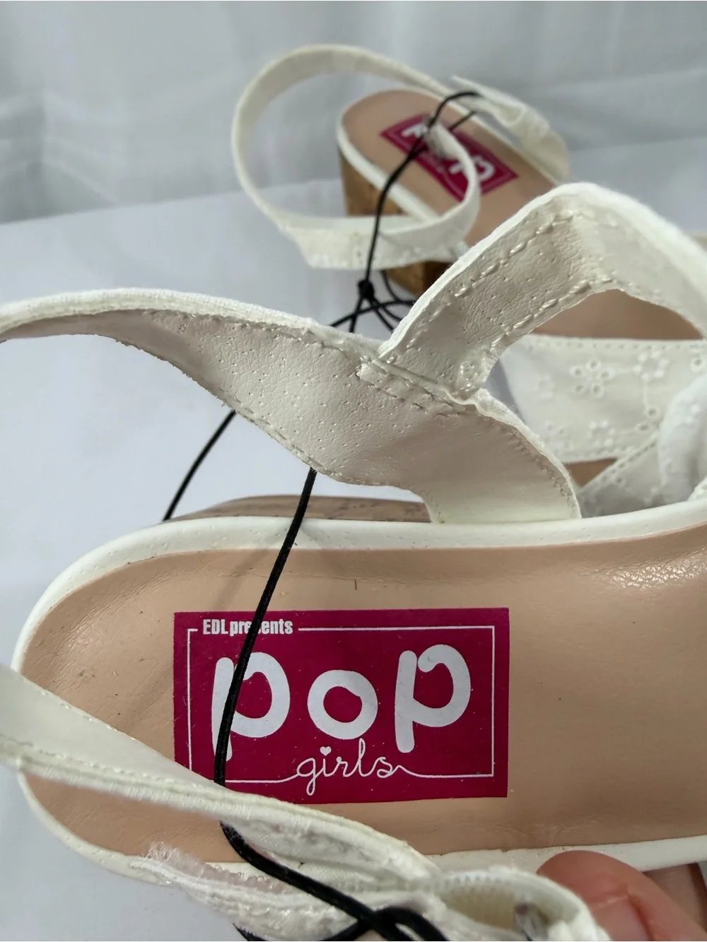 NWT pop Girl Size 4 White Bow Accent Sandals